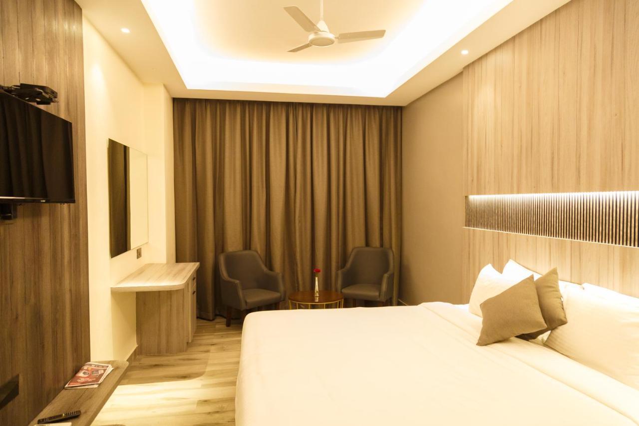 Hotel Galore Inn Mysore Extérieur photo
